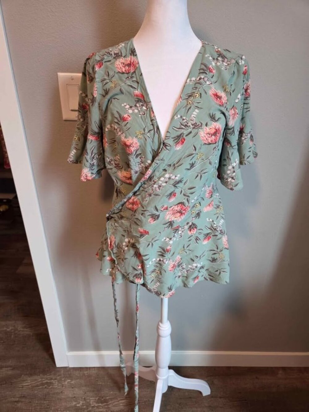 Loft brand womens wrap style top size small
